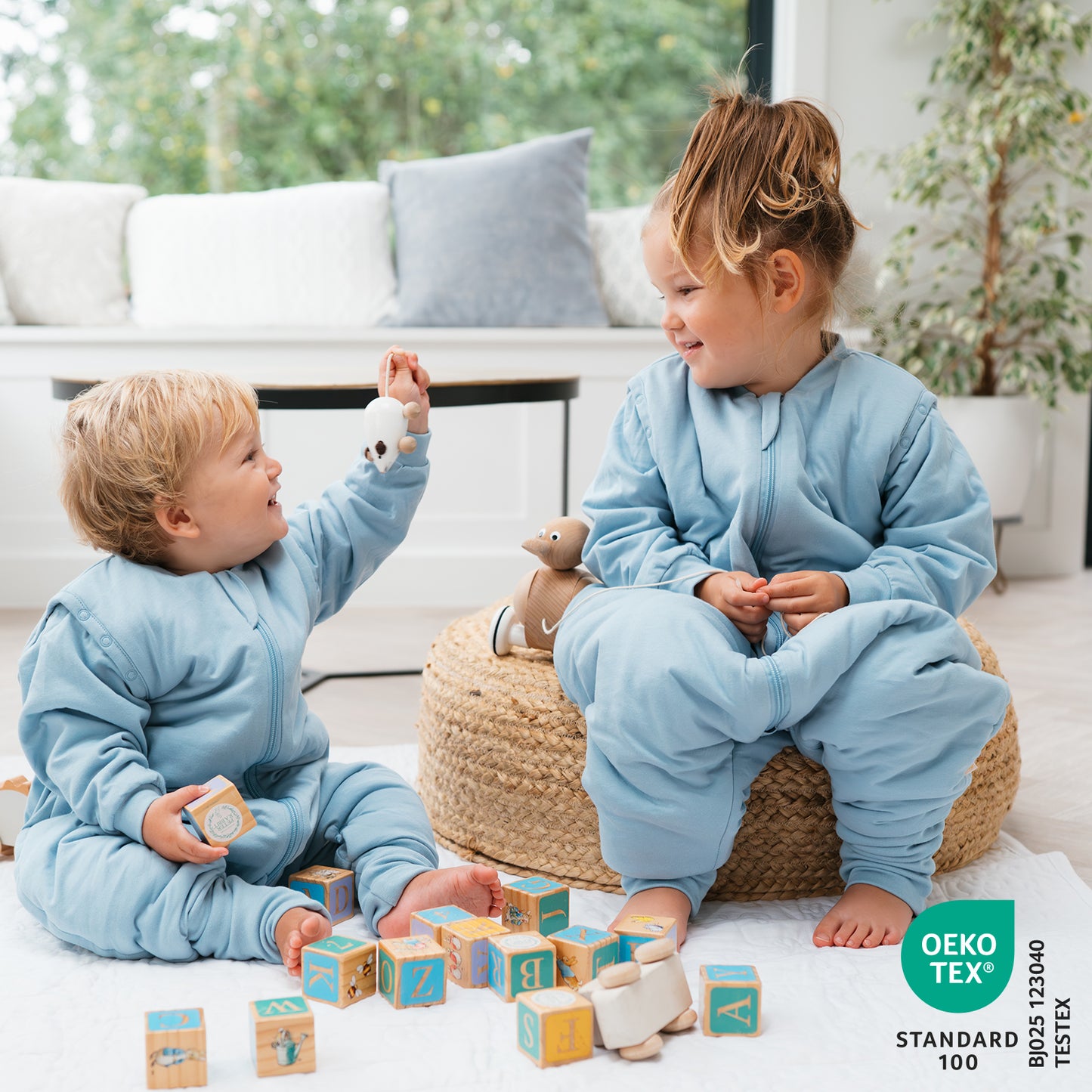 Schlafsack mit Füßen, umklappbaren Bündchen und Ärmeln, 1.0 TOG