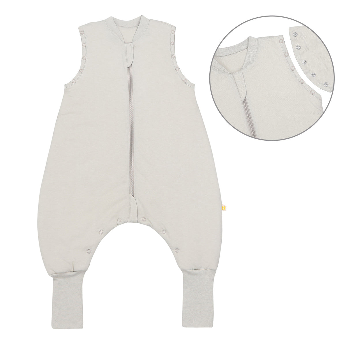 Schlafsack mit Füßen umklappbaren Bündchen und Ärmeln 1.0 TOG_Taupe_Vorderseite_1200
