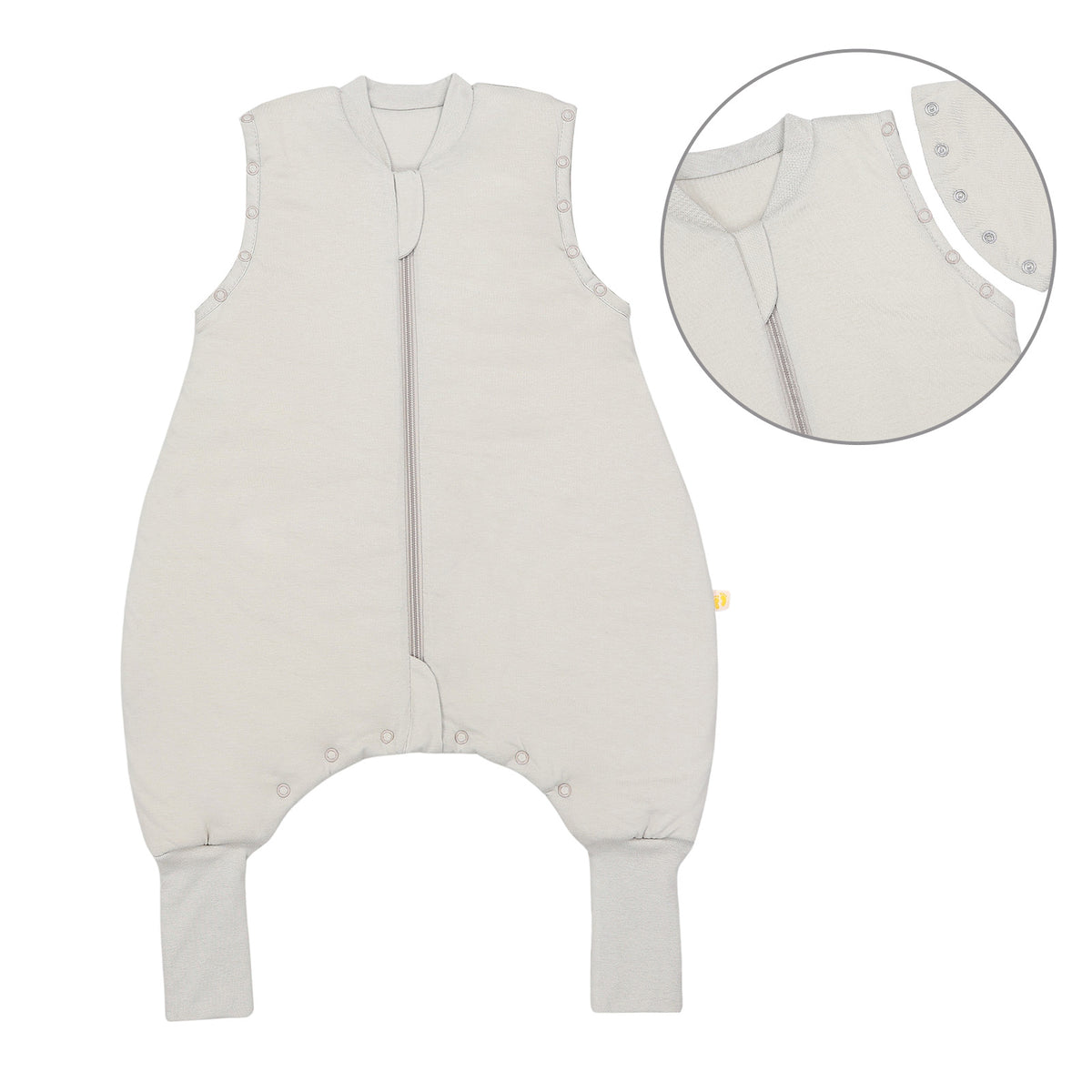 Schlafsack mit Füßen umklappbaren Bündchen und Ärmeln 1.0 TOG_Taupe_Vorderseite_1200