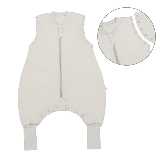 Schlafsack mit Füßen umklappbaren Bündchen und Ärmeln 1.0 TOG_Taupe_Vorderseite_1200